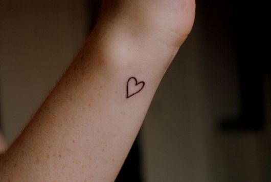 Tatuaje de corazón en la muñeca: significado, fotos y consejos