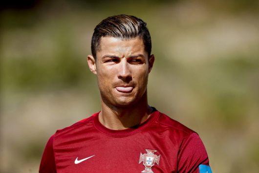 Les cheveux de Cristiano Ronaldo : tous les styles, comment les faire et plein de photos !
