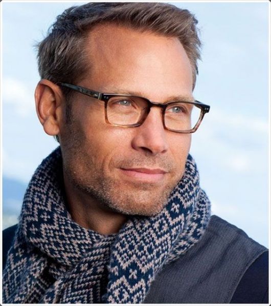 Gafas cuadradas para hombre: ¡20 modelos increíbles y consejos de marca!