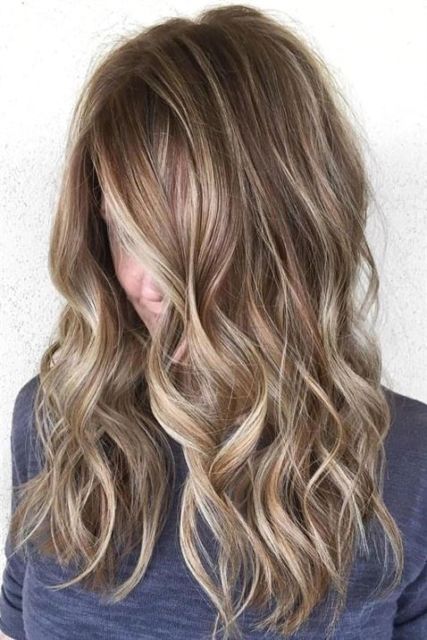 Cheveux bruns avec reflets - 6 nuances et couleurs époustouflantes !