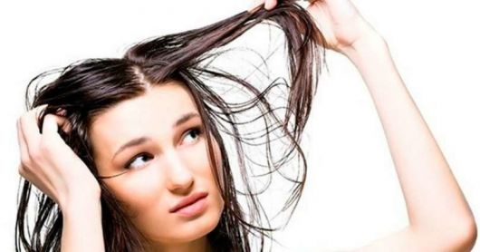 Shampoo per capelli grassi – 13 prodotti specifici per te!
