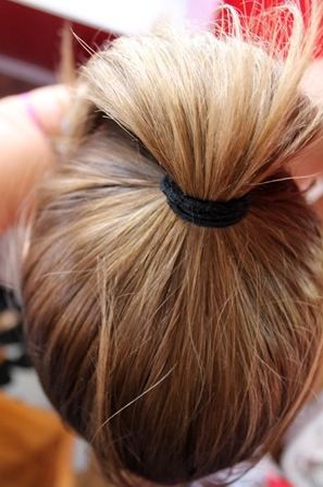 Comment éclaircir les cheveux - 15 façons efficaces et meilleurs conseils !