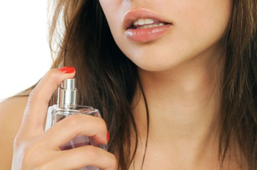 ¿Vale la pena el perfume para el cabello? – ¡Conoce las 10 Mejores Marcas!