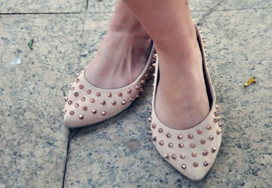 Zapatillas con Spikes: looks, modelos y ¡cómo hacerlo!