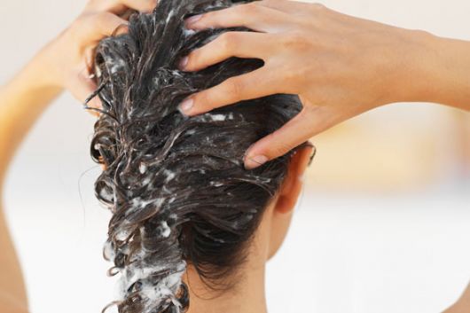 Co-Wash – ¡Cómo lavar tu cabello con la técnica y sus 4 beneficios!