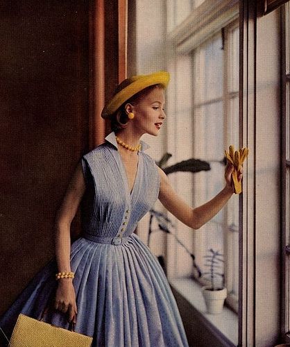 Vêtements des années 50 - Comment les porter en 2022 + Tout sur l'époque !