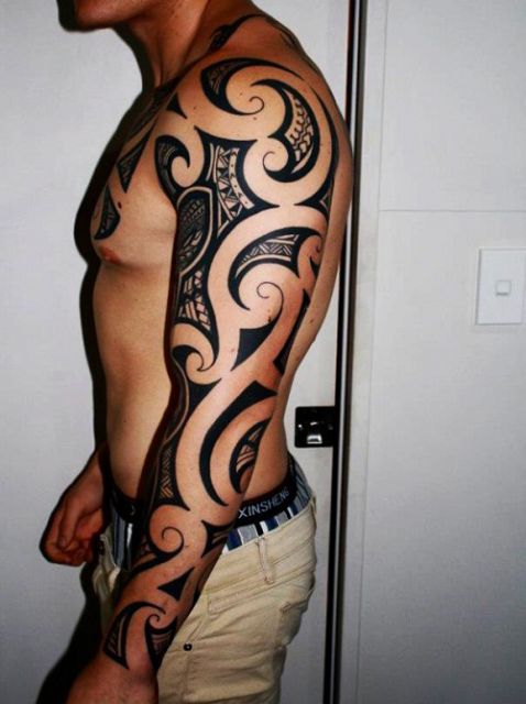 Tatuaje de brazo cerrado masculino: ¡80 inspiraciones sensacionales!