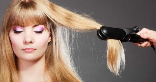 Protecteur thermique pour cheveux – 7 meilleures marques et méthode maison !
