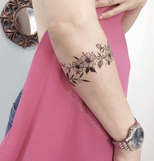 Tatuaggio dell'avambraccio femminile - 62 idee meravigliose per le donne!