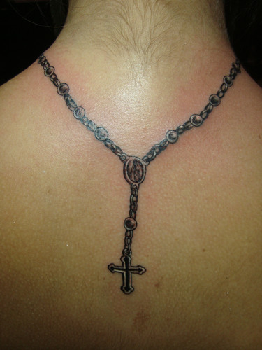 Tatuaggio rosario: significato, consigli e 70 fantastiche idee!