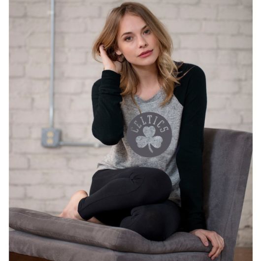 T-shirt raglan da donna: consigli per costruire il tuo look