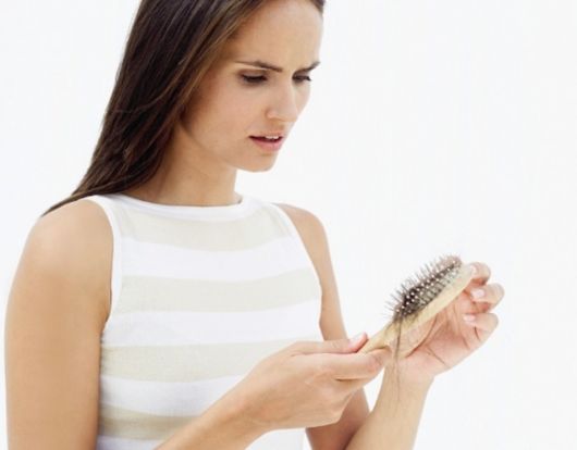 Shampoing anti-chute de cheveux – ça marche vraiment ? Rencontrez les 8 meilleurs !